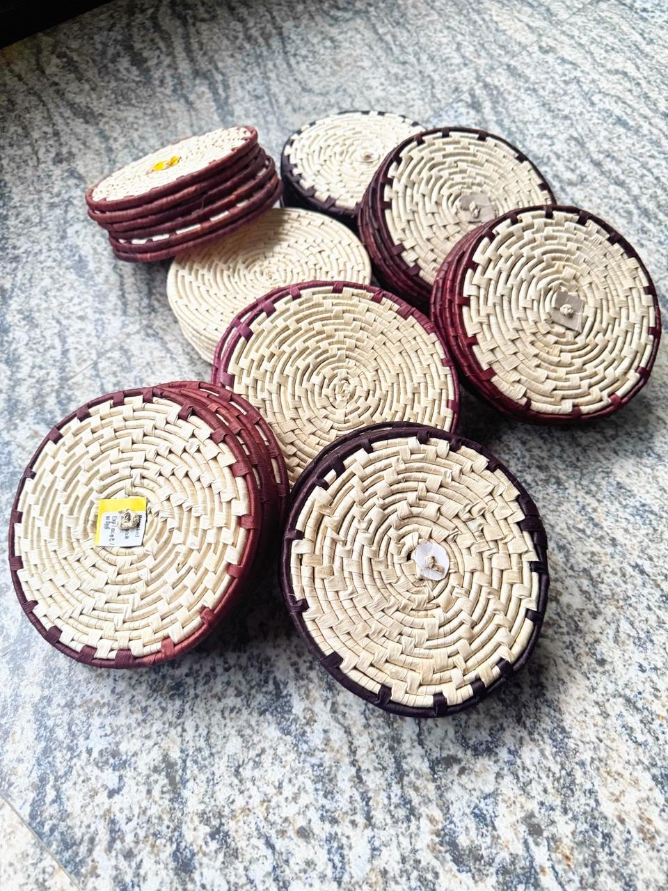 Handmade Tal Leaf Table Mat – 7 Inch Round Eco-Friendly Mat