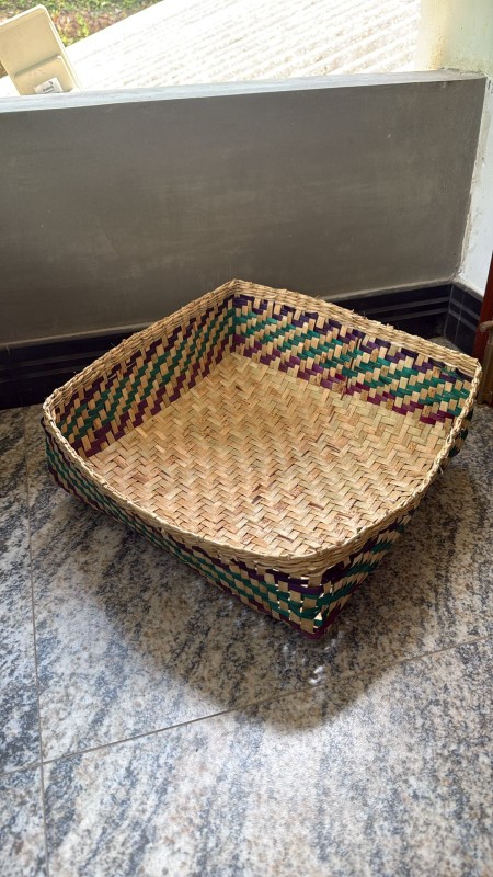 Traditional Hand-Woven Gallahe Pan Kavili Watti - 12x12 Eco-Friendly Sri Lankan Sweet Tray
