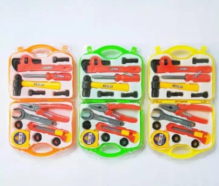 Carpenter Suitcase Tools Set