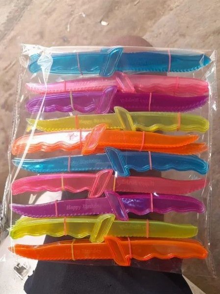 Colorful Plastic Knife - 1 Pcs